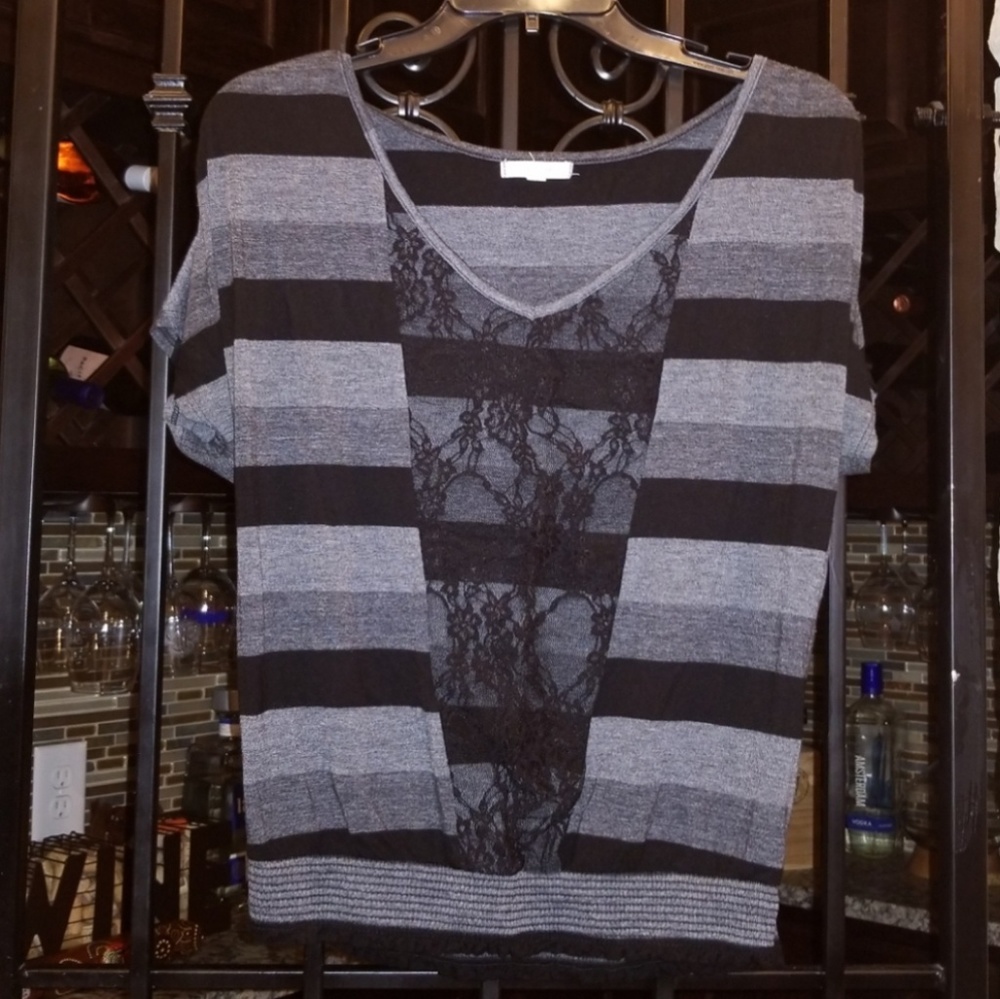 Grey & black striped dress top! 🖤